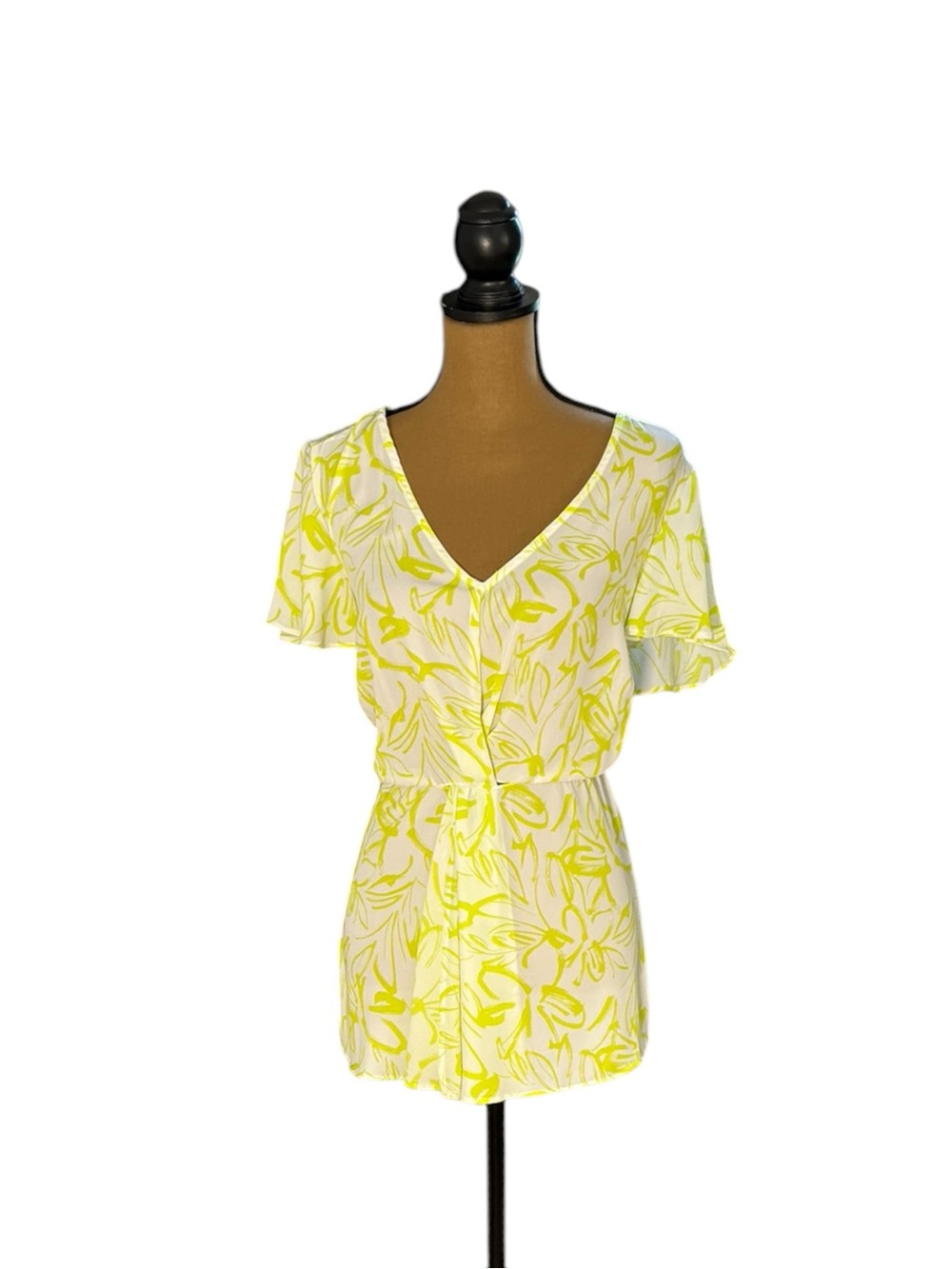 Torrid Georgette Twist Front Floral Blouse Top White Green Flutter Sleeve 0 L